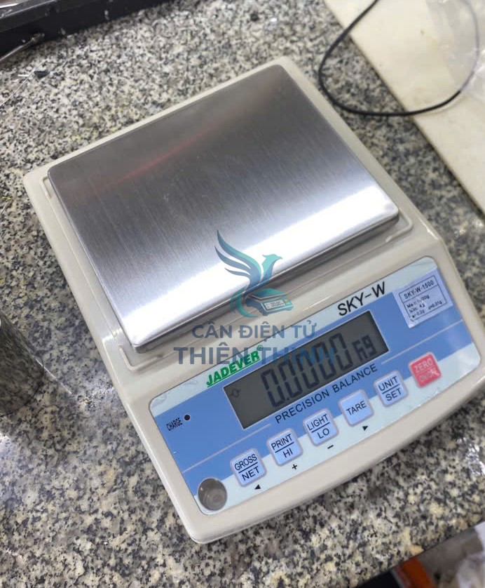 Cân điện tử SKY - W - dòng cân điện tử thuộc dòng cân đĩa có tải max 300g, 600g, 1500g và 3000g.